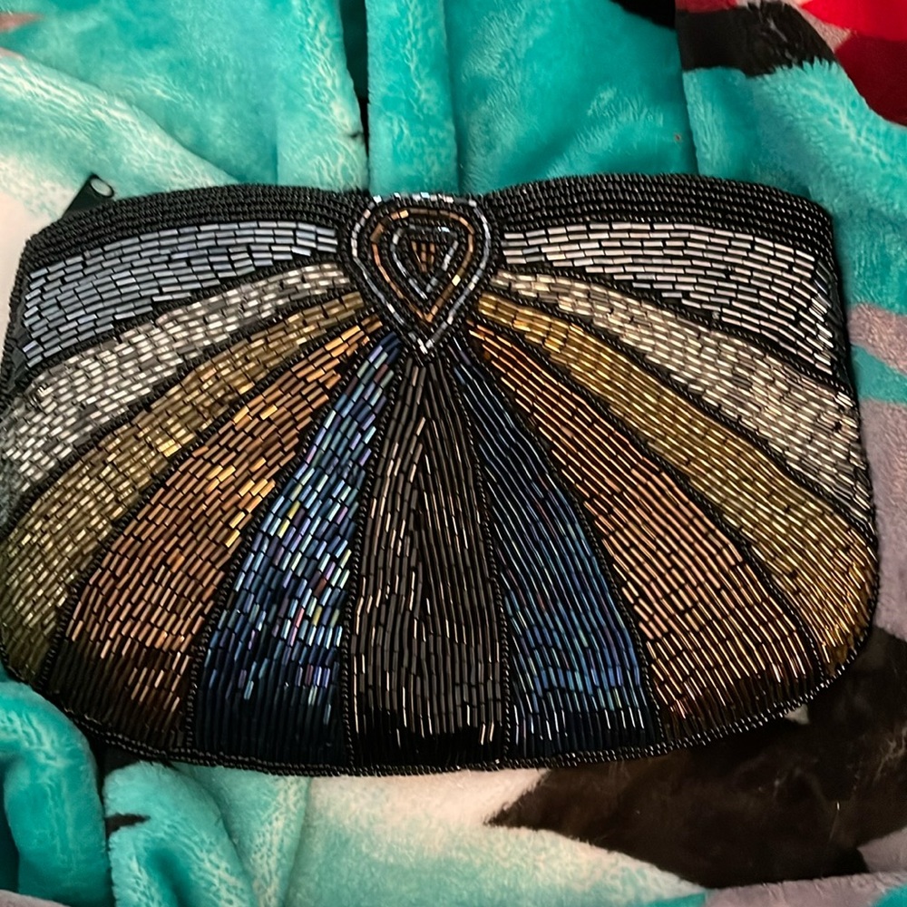 Small beaded clutch